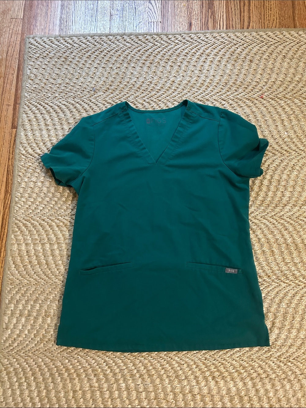 Figs scrub top